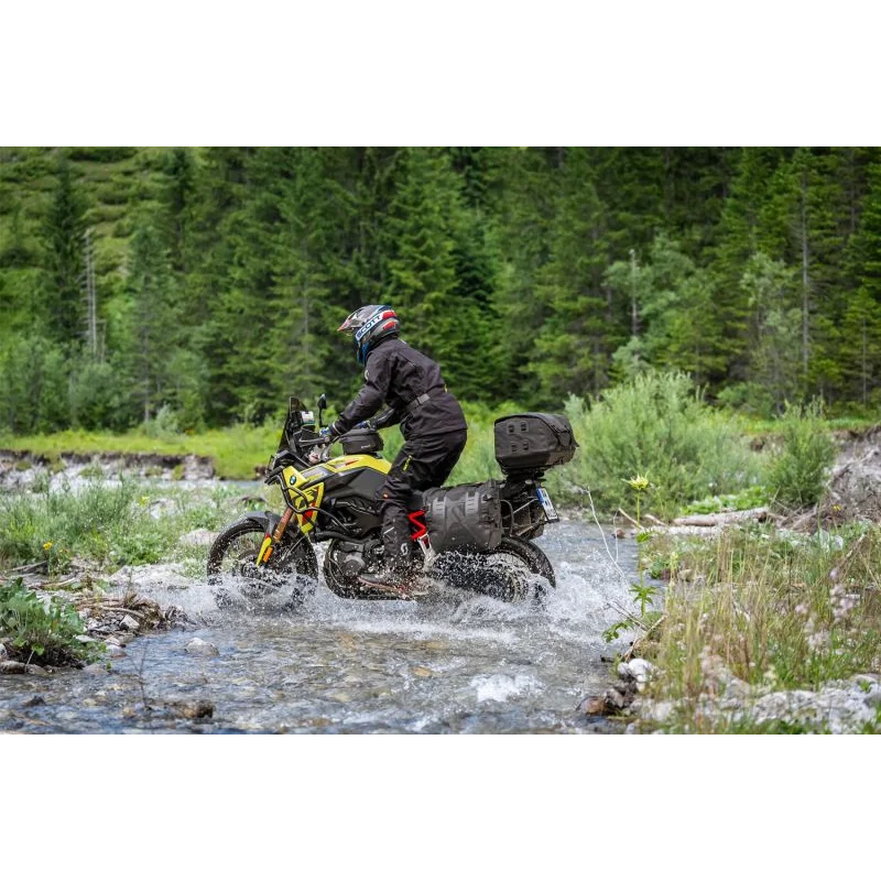 BMW F 900 GS Ergonomics - Side Stand Enlargement