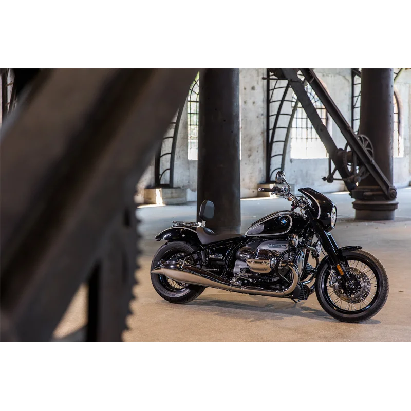 BMW R18 Ergonomics - Footpegs