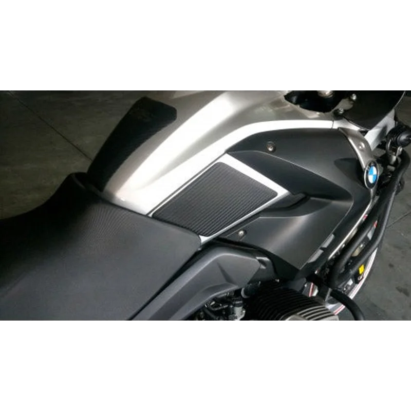 BMW K 1300 S Ergonomics - Knee Pad