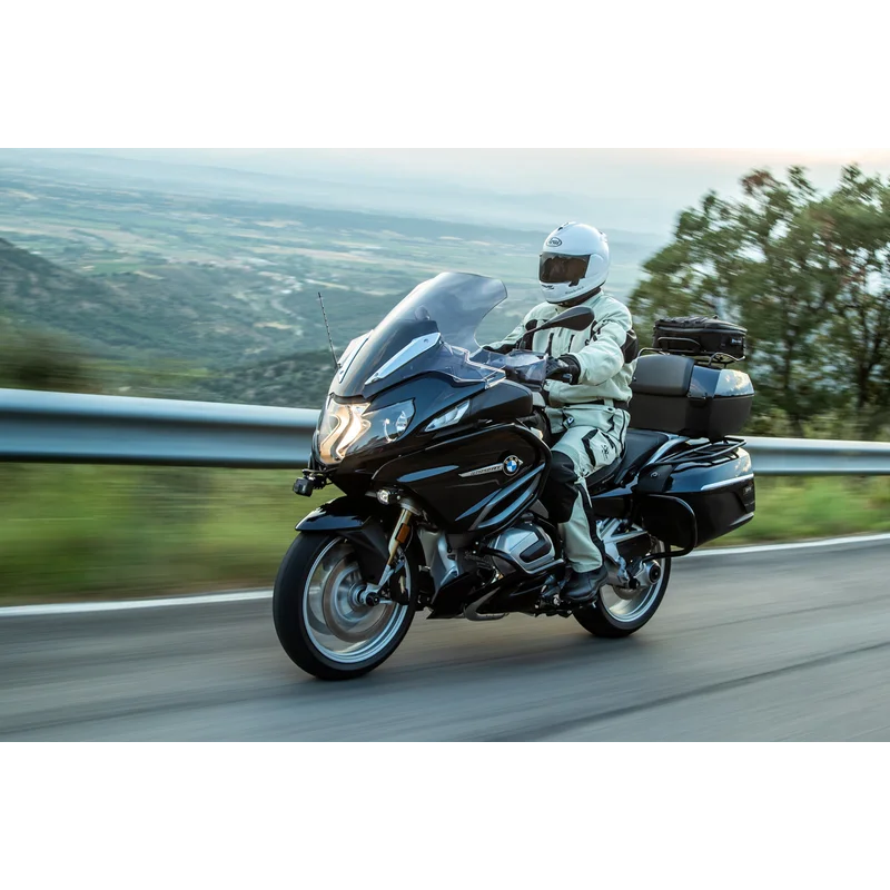 BMW R1200 RT LC / R1250 RT Ergonomics - Footrest Lowering