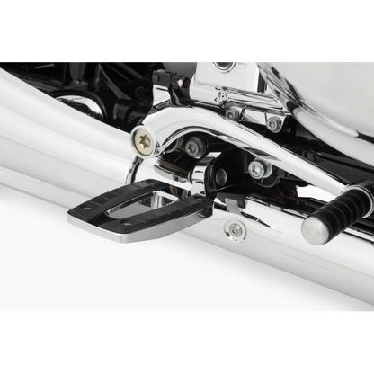 BMW R18 Ergonomics - Footpegs