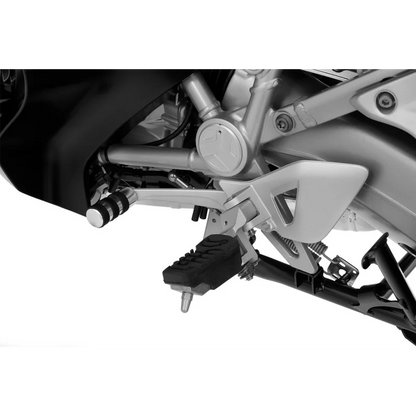 BMW R1200 RT LC / R1250 RT Ergonomics - Footrest Lowering