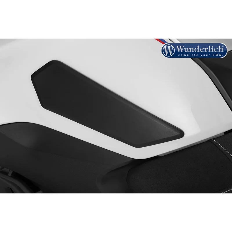 BMW R1250R Ergonomics - Tank Pads