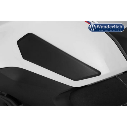 BMW R1250R Ergonomics - Tank Pads