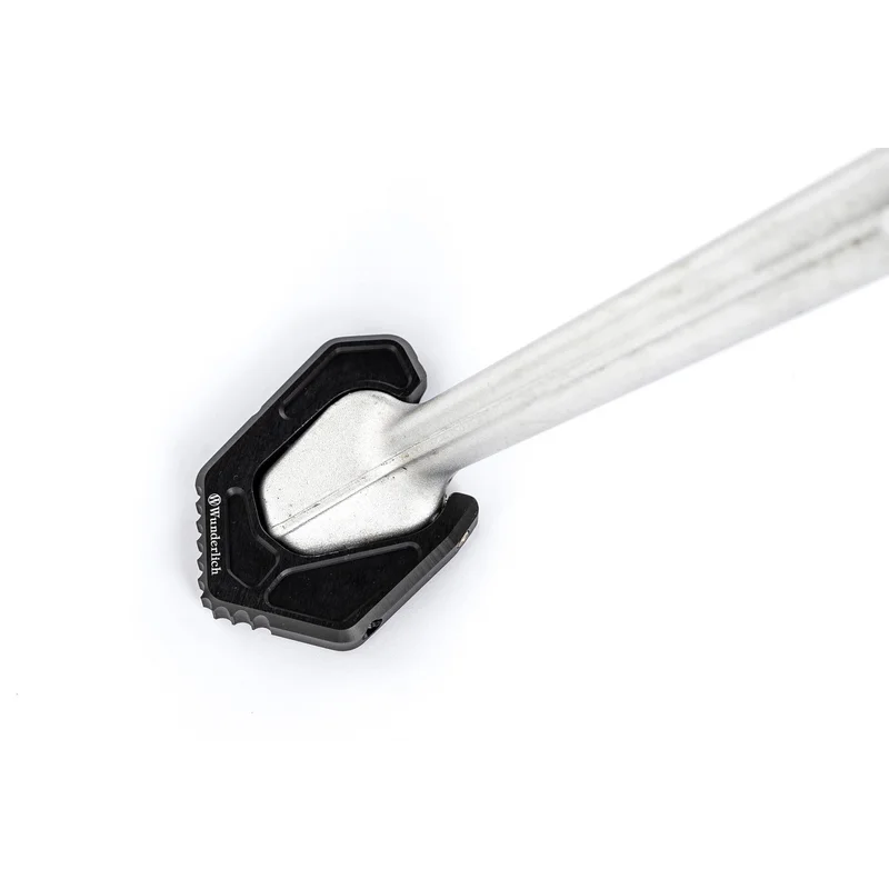 BMWS 1000 XR Ergonomics - Side Stand Enlargement