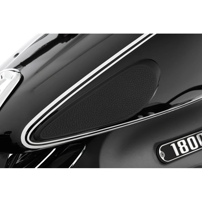 BMW R18 Ergonomics - Tank Pads