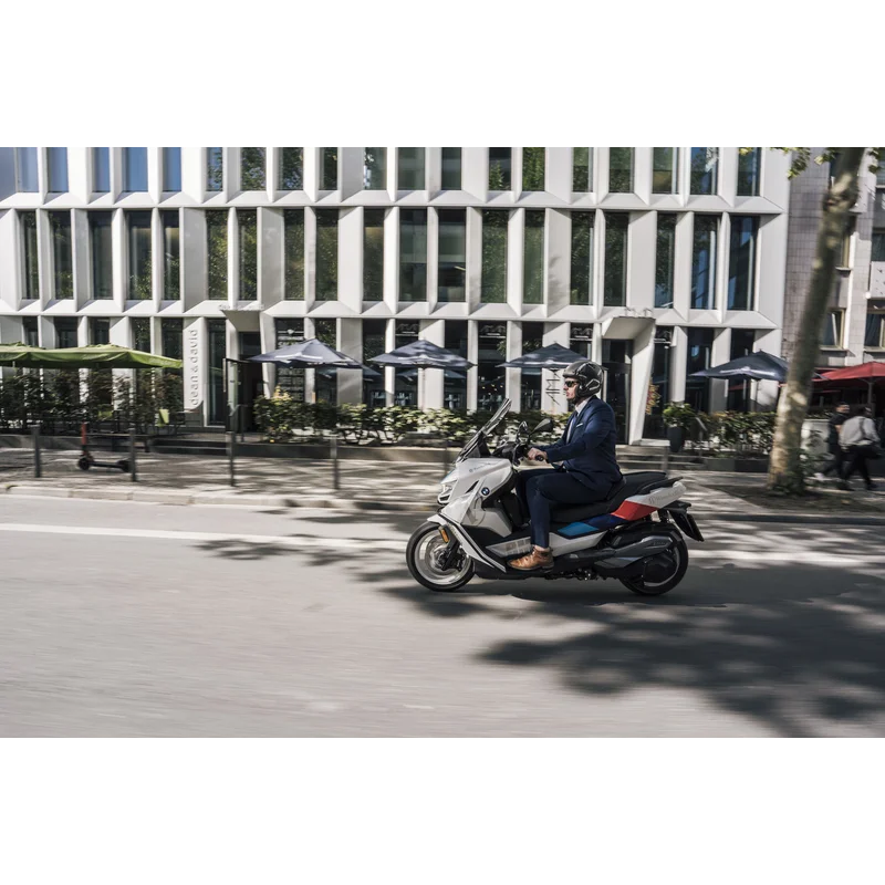 BMW C 400 X Ergonomics - Throttle Lock