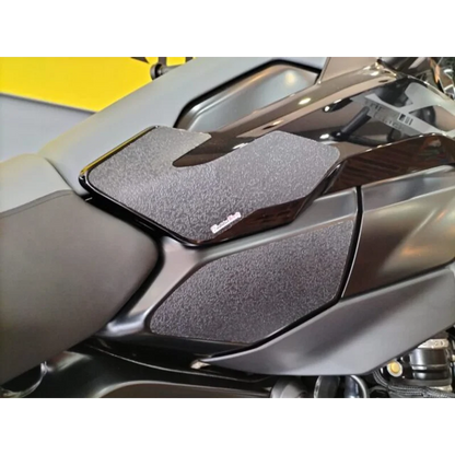 BMW R1300GS Ergonomics - Lower Side Panel