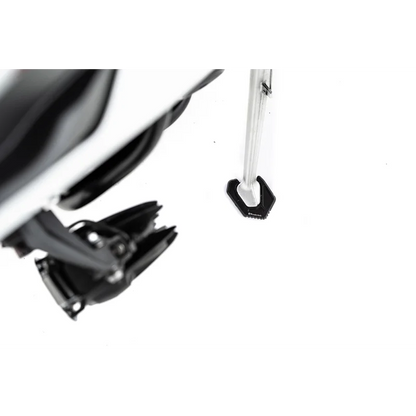 BMWS 1000 XR Ergonomics - Side Stand Enlargement