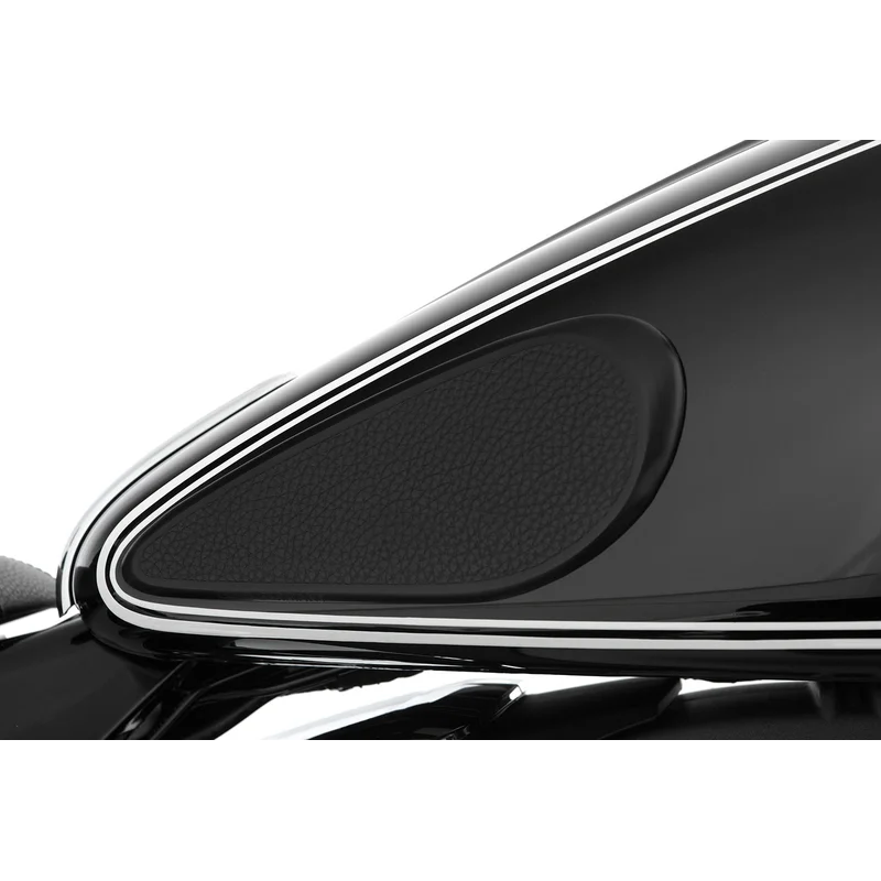 BMW R18 Ergonomics - Tank Pads
