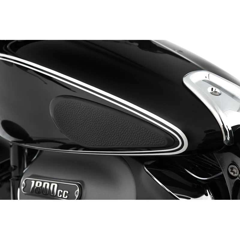 BMW R18 Ergonomics - Tank Pads