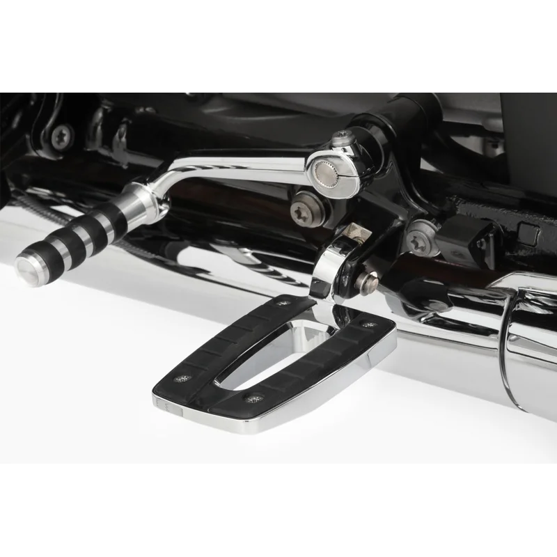 BMW R18 Ergonomics - Footpegs