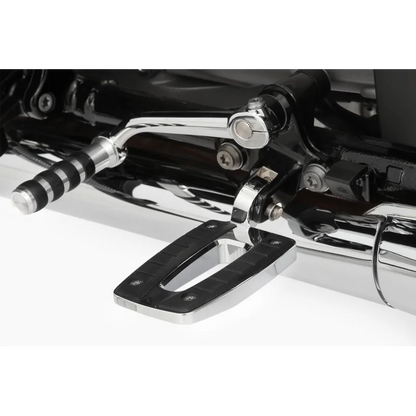 BMW R18 Ergonomics - Footpegs