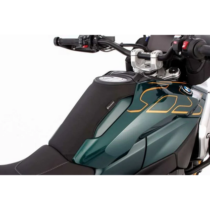 BMW R 1300 GS Ergonomics - Custom-fitted Tank Cover