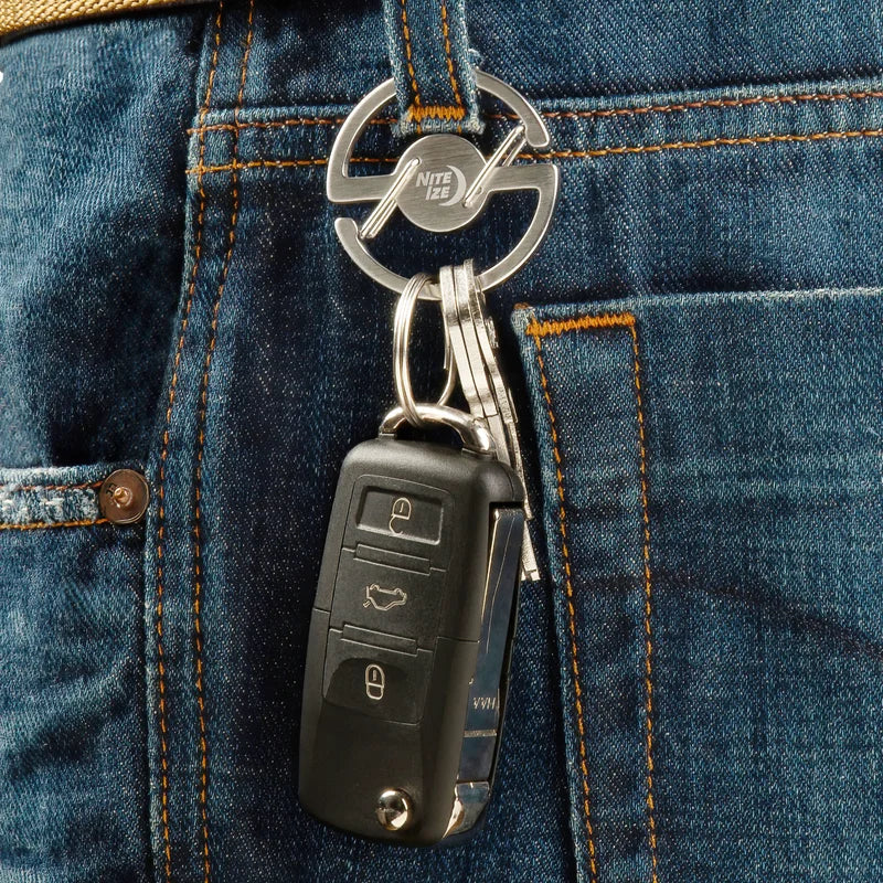 MEDALLION KEY CARABINER - Stainless Steel
