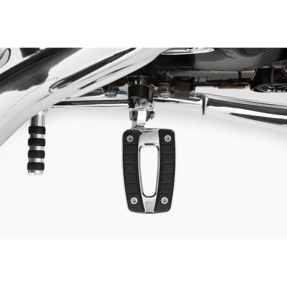BMW R18 Ergonomics - Footpegs