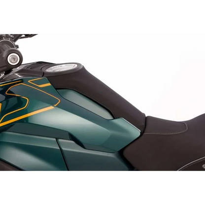 BMW R 1300 GS Ergonomics - Custom-fitted Tank Cover