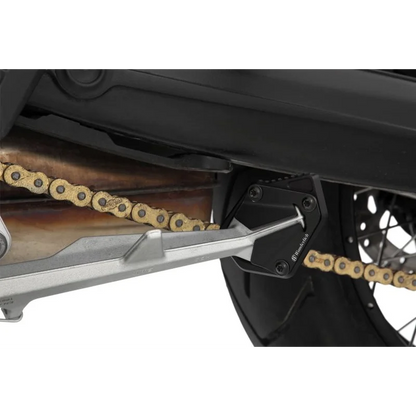 BMW F 900 GS Ergonomics - Side Stand Enlargement